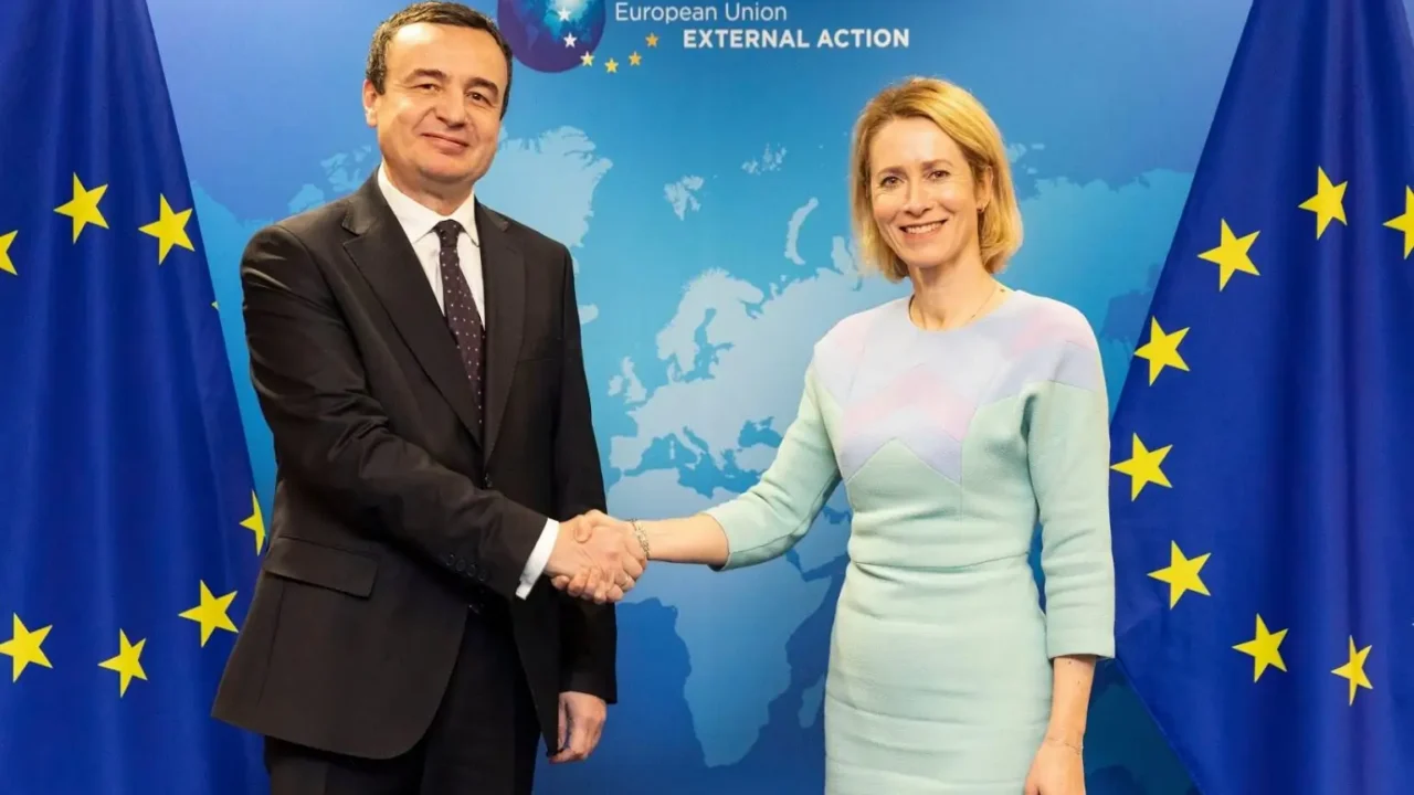 Kallas pas kompromisit të Kurtit për Ligjin për të Huajt: U krijua momentum i ri