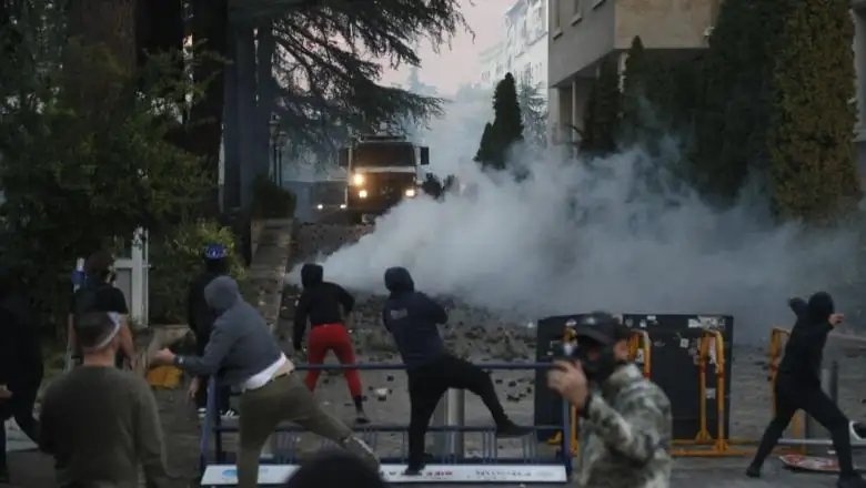 Me platformë të kujt po protestojnë “studentët”?